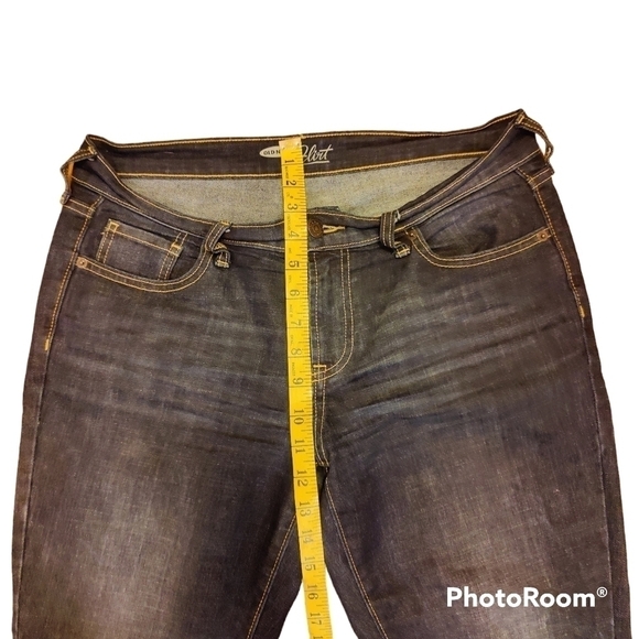 Old Navy The Flirt Famous Jeans Mid Rise Boot Cut Stretchy Denim size 8 Regular - Picture 4 of 6